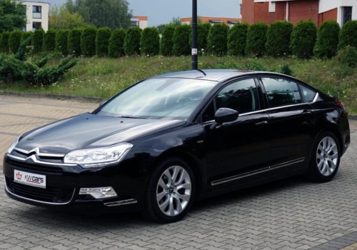 Najdroższy używany Citroën C5 z ostatnich roczników kosztuje 37.900 zł. Ma prawie 200 tys. km