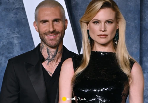Huczało o jego romansach. Adam Levine na zdjęciu z całą rodziną po kryzysie
