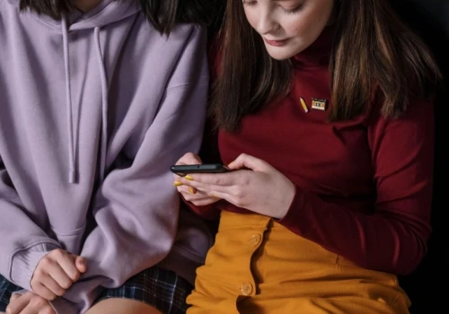 Korzystanie z social mediów zwiększa ryzyko sięgania po używki? Odkryto niepokojącą zależność
