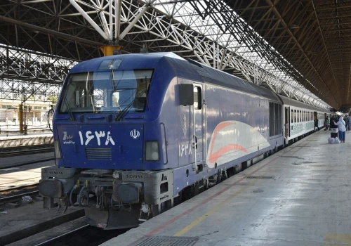 Iran zawiesił połączenia na kluczowej trasie po amerykańskich atakach