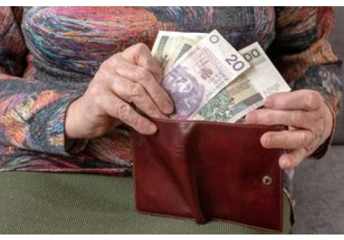 11,8 mld zł długów seniorów. Komornik wskazuje główne przyczyny