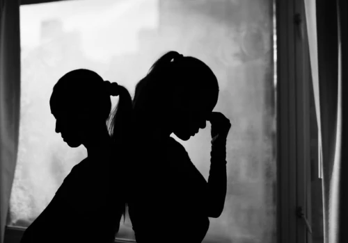 Kobiety, które mają dość związku, robią te trzy rzeczy. Eksperci ostrzegają