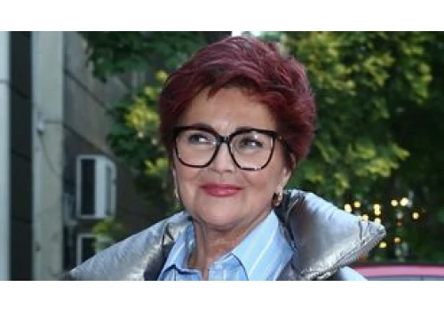 Jolanta Kwaśniewska nie narzeka na emeryturę. Seniorów namawiała do wydawania pieniędzy na siebie