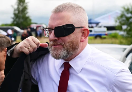 Ksiądz o Grzegorzu Braunie: to wielki szkodnik Kościoła