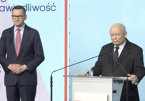 W PiS nerwowo, prezes ma dość. TEGO dnia dojdzie do rozpadu partii?! „Traktuje Morawieckiego jak wroga”