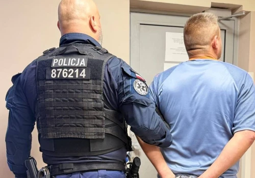 Kierowca subaru uciekał przed policją. Nie miał prawa jazdy i był pod wpływem narkotyków