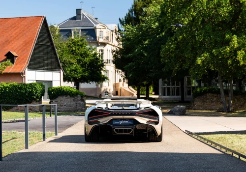 Ostatni taki silnik. Bugatti kończy produkcję potwora W16 i żegna model Mistral