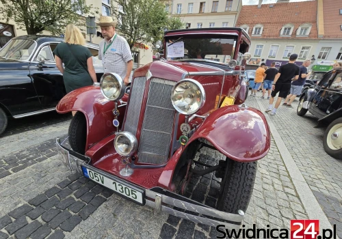 Klasyki wkrótce znów na drogach regionu. ​XIV Międzynarodowy Rajd Pojazdów Zabytkowych z metą w Świebodzicach