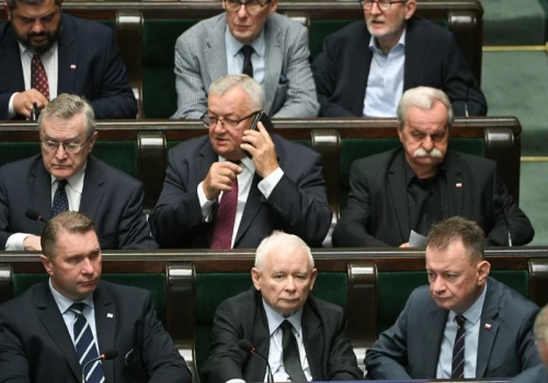 Awantura w PiS się rozkręca. „Prezes lubi słuchać lizusów, ale ich nie szanuje”