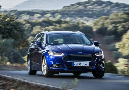 Ten Ford to ulubieniec flot i taksówkarzy. Mechanicy mają jednak kilka uwag