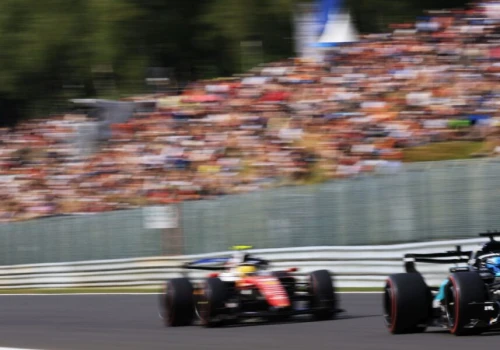 Leclerc wykorzystał VSC i przejął prowadzenie. Antonelli i Verstappen stracili na neutralizacji