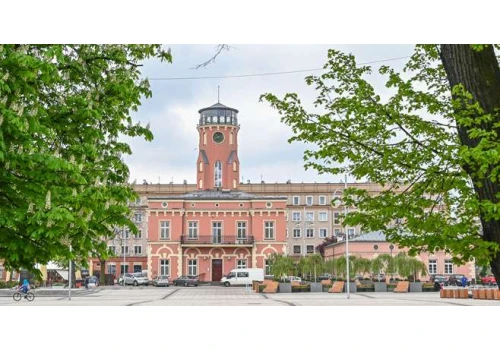 Częstochowa znów miastem wojewódzkim? Najnowszy raport ekspertów ożywił dyskusję!