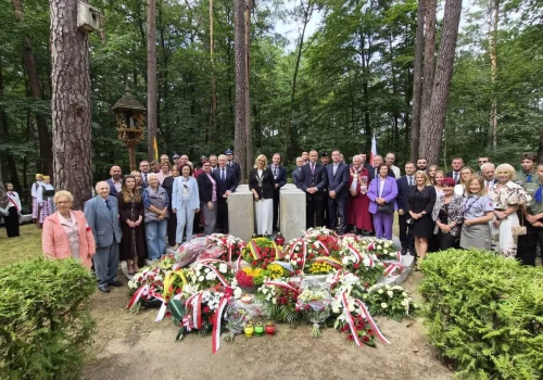W Pszczelniku pod Myśliborzem uczczono pamięć litewskich lotników