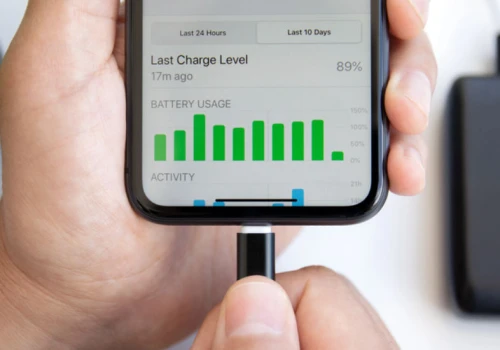 Nowy iPhone rozładowywał się przez noc. Skuteczna okazała się tylko jedna procedura