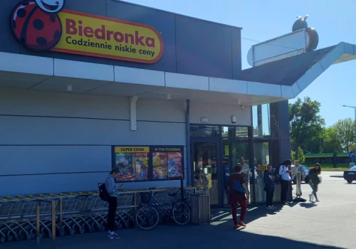 Po 0,99 zł w Biedronce. Klienci mogą kupić aż 10 kg