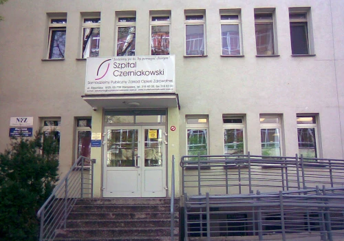 Koniec domysłów. Szpital Czerniakowski ujawnił zarobki swoich lekarzy. Padły konkretne kwoty