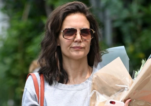 Tak ubrana wyszła na ulicę. Katie Holmes od razu skradła show