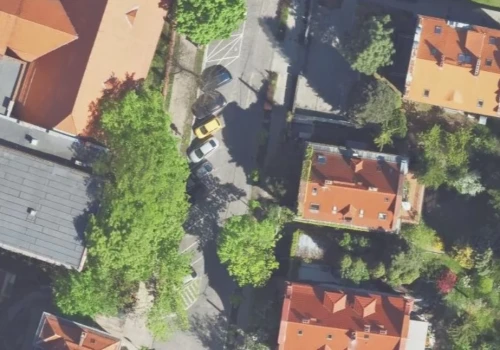 Rozpoczyna się remont jednych z najbardziej zniszczonych chodników w centrum Katowic