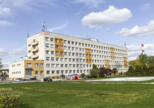 Działdowo: Szpital tonie w długach, pracownicy dostają coraz mniej. W tym czasie dyrektor inkasuje 1 mln zł rocznie