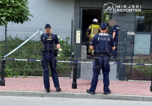 Kłótnia z wesela przeniosła się przed blok. Ranny Pan młody. Jedna osoba zatrzymana