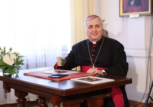 Abp Pennacchio: misja papieskiego dyplomaty coraz trudniejsza