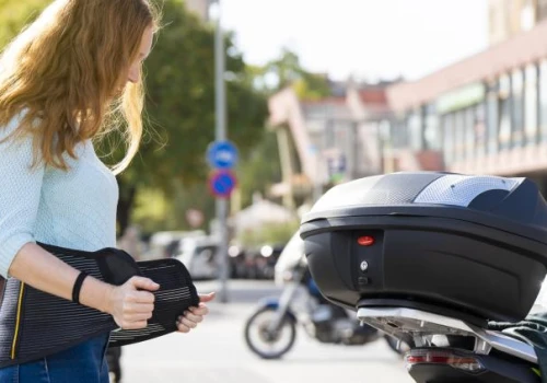 Najlepsze systemy bagażowe do motocykla w 2026 roku – kufry, sakwy i torebki zbiornikowe: co kupić przed sezonem turystycznym?