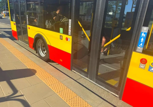 Utrudnienia w Warszawie. Zamknięto Most Poniatowskiego, uruchomiono dodatkowe autobusy i tramwaje