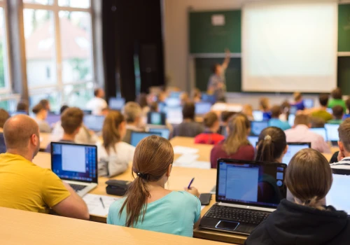 Model AI Google AMIE dorównuje lekarzom w zarządzaniu chorobami przewlekłymi
