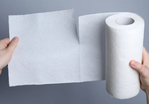 Ręcznik papierowy wcale nie do kosza na papier. Powszechny błąd podczas segregacji