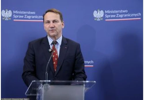 Tak Polacy oceniają Sikorskiego. Najnowszy sondaż