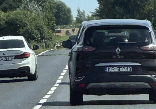 Na BMW powinno być chyba jakieś specjalne prawo jazdy. Serio