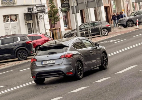 OTOMOTO kontra Autoplac: wojna o ogłoszenia samochodowe właśnie się rozpoczęła?