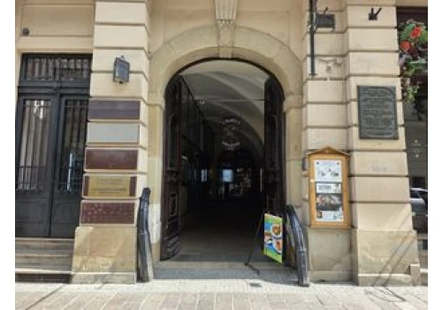 Chimera, Vicenti, bary mleczne. Hej turysto, nie wiesz, gdzie zjeść w Krakowie tanio i dobrze? To Ci podpowiemy. Obiady za mniej niż 30 zł