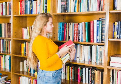 Jaką literaturę obcojęzyczną warto mieć w domowej biblioteczce?
