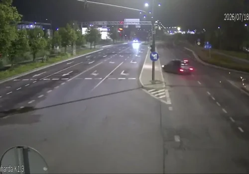 Pijany kierowca wjechał wprost w radiowóz. Miał ponad 2 promile i dwa dożywotnie zakazy!