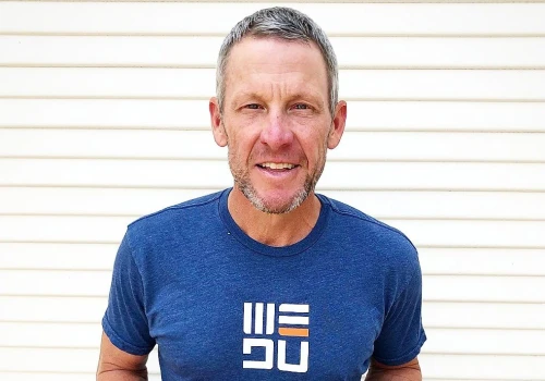 Lance Armstrong o nocnych kontrolach: „Nie traktuje się ludzi w ten sposób”
