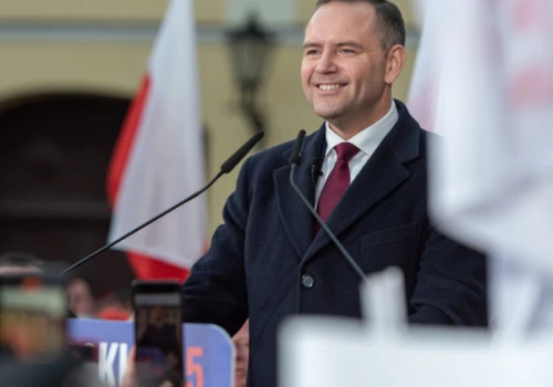 Nowy ranking zaufania CBOS. Prezydent na czele, Tusk i Trzaskowski z największymi spadkami