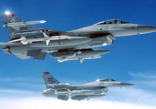 Seryjne F-16 z możliwością lotu autonomicznego