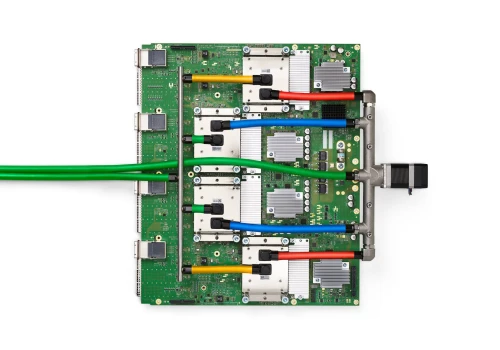 Alphabet testuje chip Frozen v2, który ma wtopić Gemini w krzem