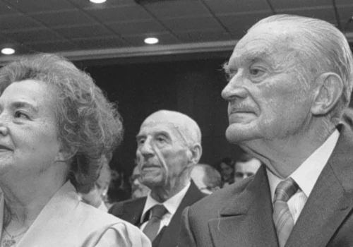 Horror w willi byłego premiera. Tortury, tajne dokumenty i podwójne morderstwo. Z domu polityka zniknęło tylko jedno