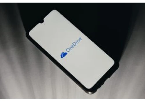 OneDrive ograniczy screenshoty chronionych PDF-ów. Start w Edge'u