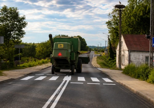 Mit, który wraca w każde żniwa. Podwójna ciągła nie zawsze oznacza zakaz wyprzedzania