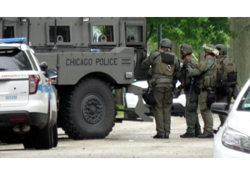Chicagowski policjant ranny podczas interwencji w dzielnicy Albany Park. To członek oddziału SWAT