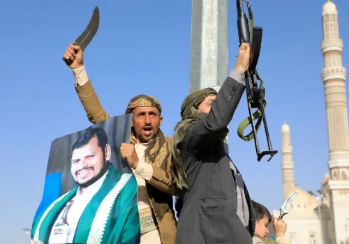 Huti blokują szlak przez Morze Czerwone – ale… nie przeciw Amerykanom. Iran pozostawiony sobie?