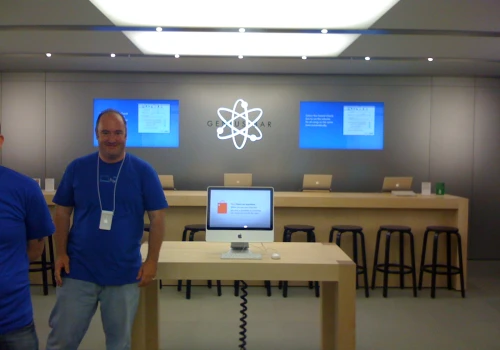 Apple testuje AI, która nagrywa i streszcza rozmowy w Genius Barze