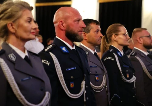 Świętowali piotrkowscy policjanci – wręczono wyróżnienia i awanse
