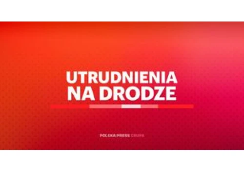 Bydgoszcz: Duże utrudnienia na DK10 w okolicach Stryszka. Naczepa ciężarówki wpadła do rowu