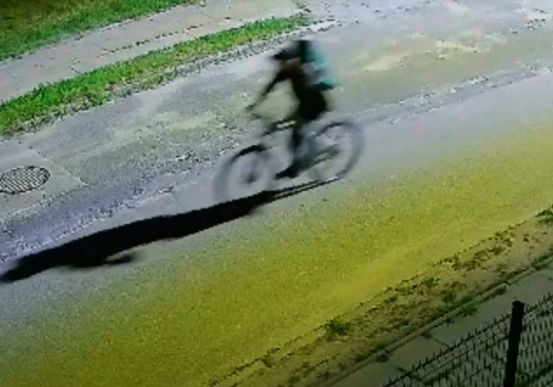 Ukradł rower i buty. Kto rozpozna sprawcę?