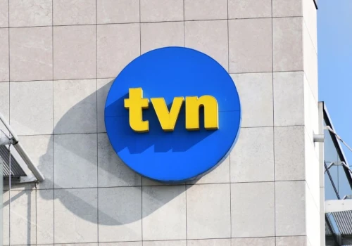 Przejęcie właściciela TVN wstrzymane przez sąd. Trzęsienie ziemi w mediach