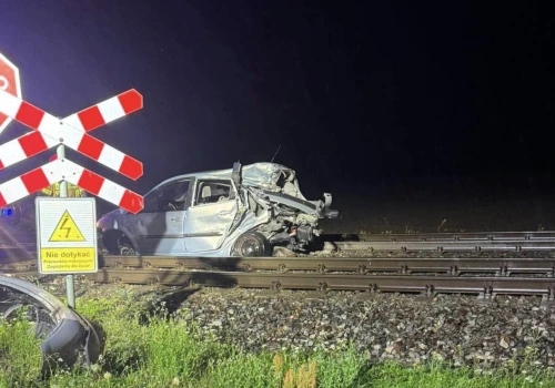 Groźny incydent na przejeździe kolejowym. Pijany kierowca wjechał pod pociąg